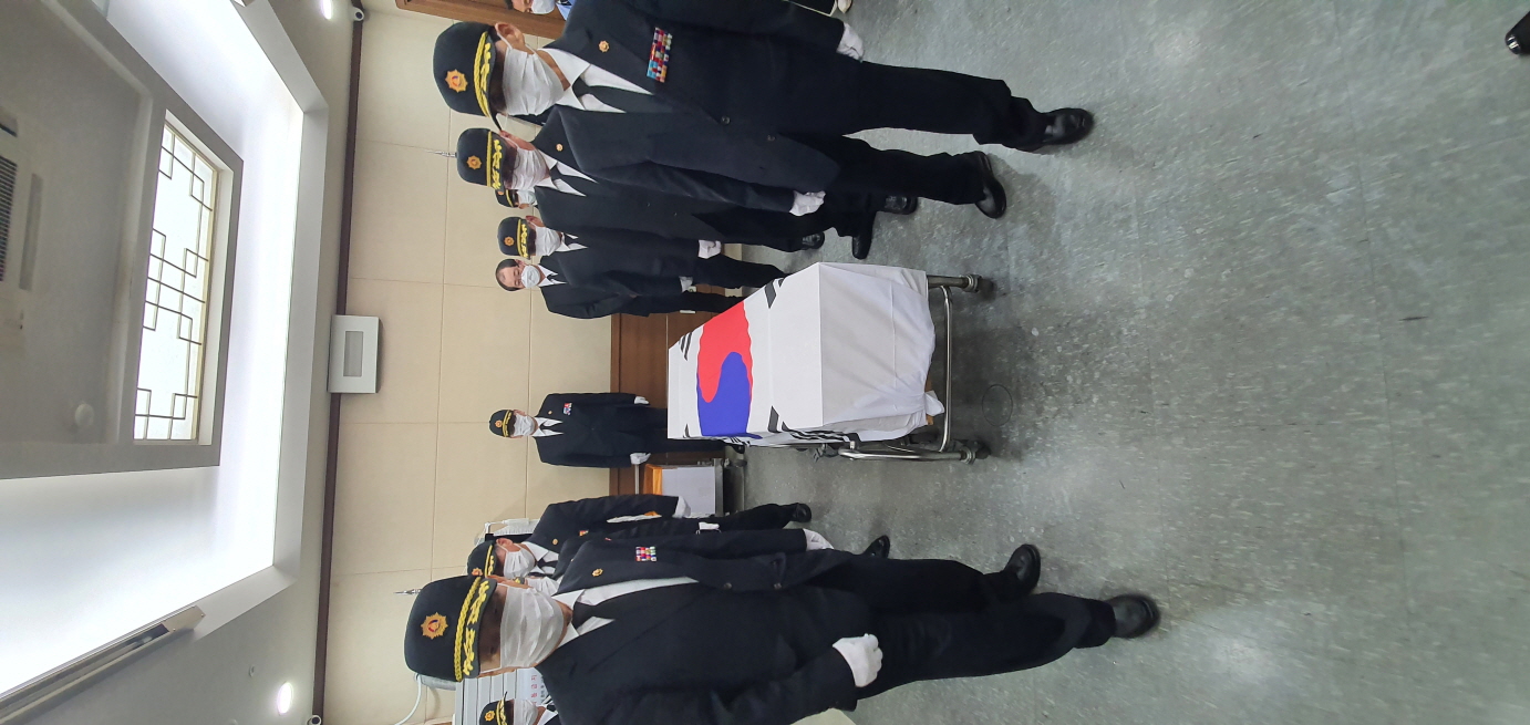 2049928719_0PDmv2yl_02cc7d64a47c8c0c5bfa8ceed3eae1d52c92d071.jpg 이미지크게보기
